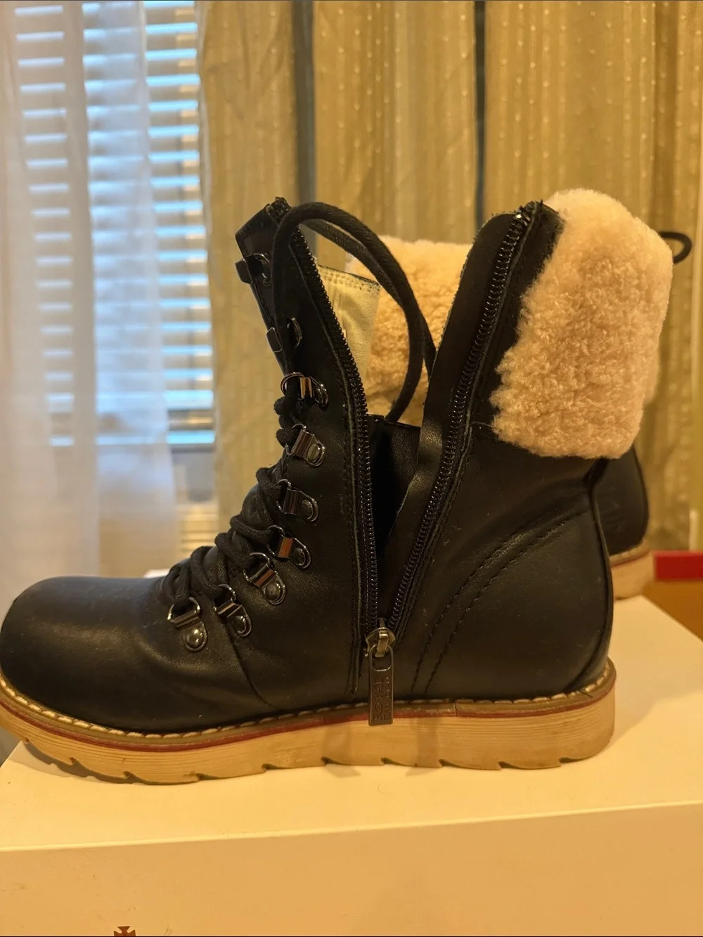 Royal Canadian Lethbridge Black Leather   Shearling Cuff Winter Boot Size 7